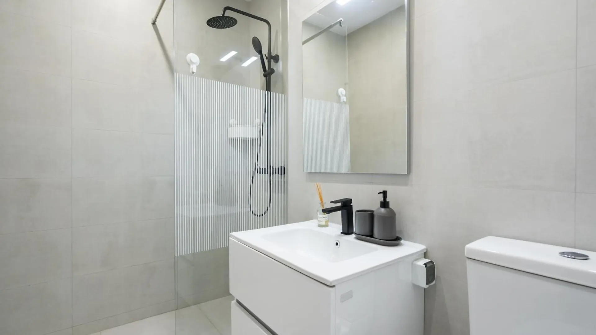 Rares Den 1142, Free Parking, Panoramic View Apartment Bucharest 0*,  Romania