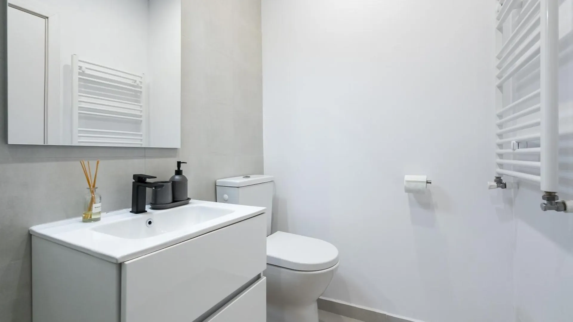 Rares Den 1142, Free Parking, Panoramic View Apartment Bucharest Romania